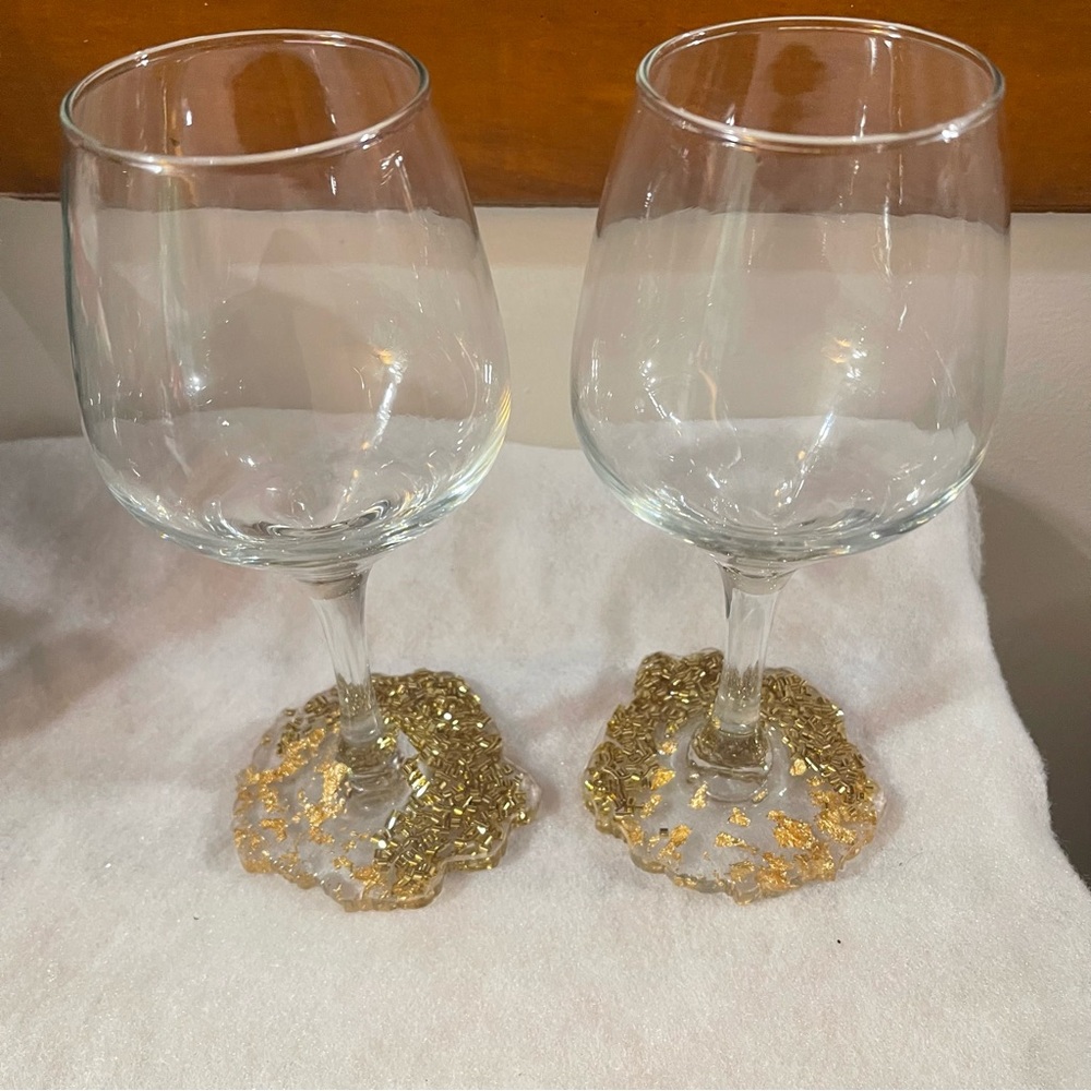 Handmade Gold Resin-based Wine Glasses